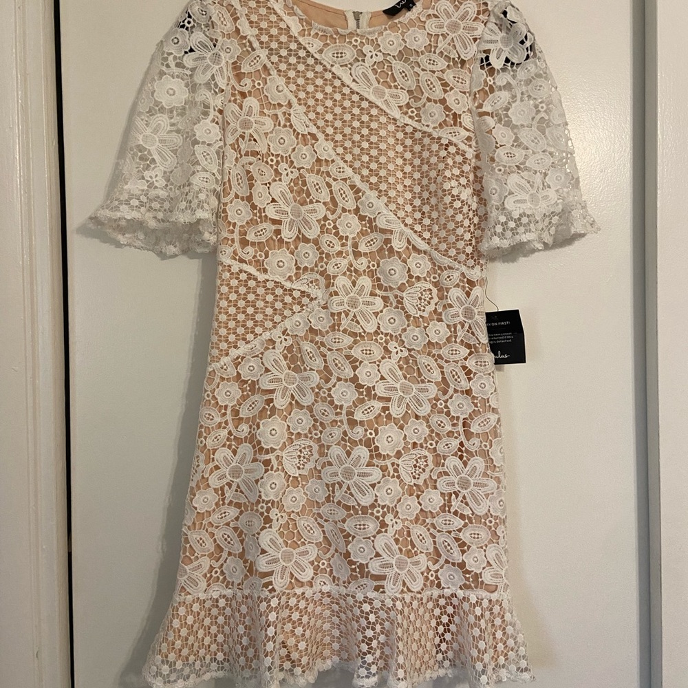 Lulus white lace dress🤍